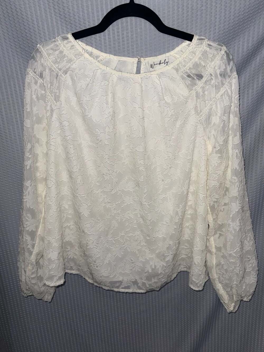 Wonderly White Textured Floral Long Sleeve Blouse Size M